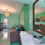 Suite Home Sorrento *