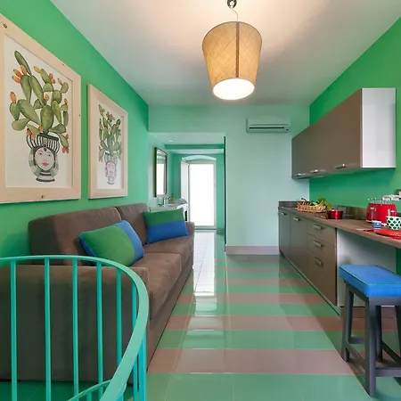 Suite Home Sorrento 索伦托