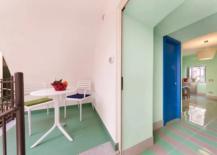 Nyaraló Suite Home Sorrento *
